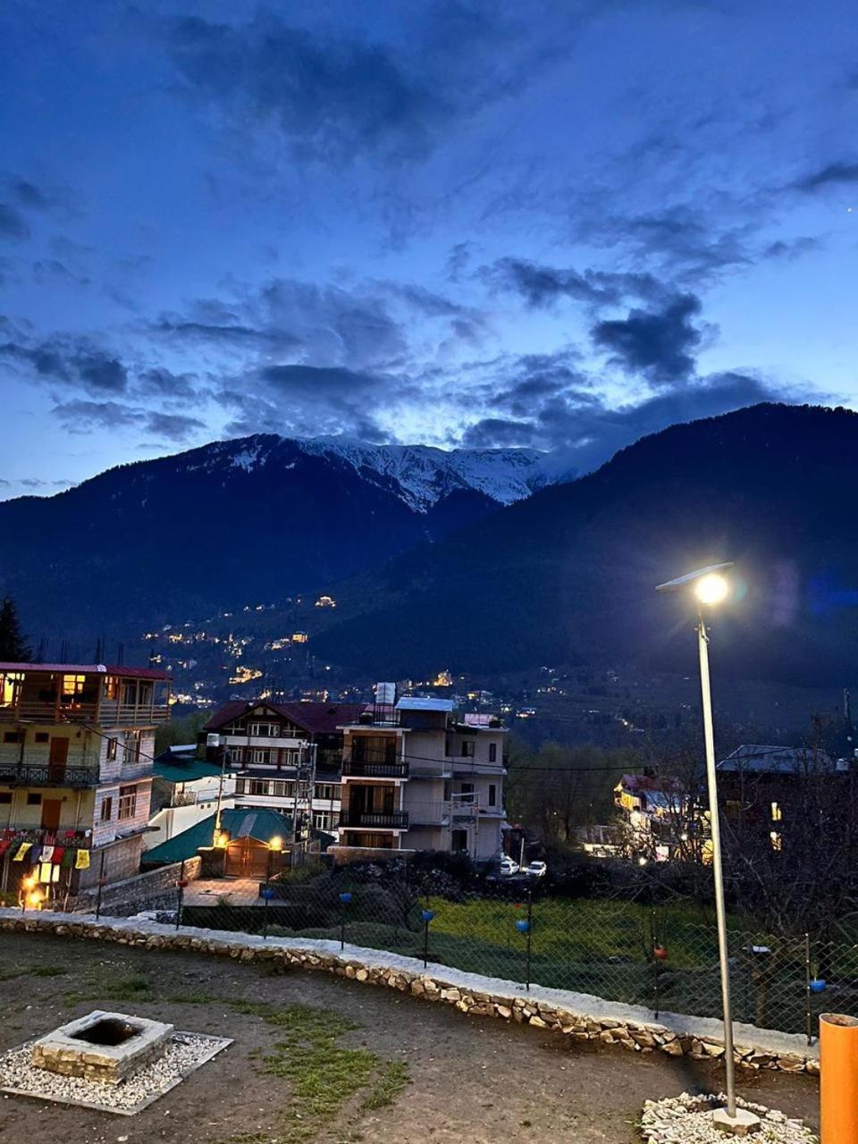 The Rohtang Chalet Hotel Manāli Buitenkant foto