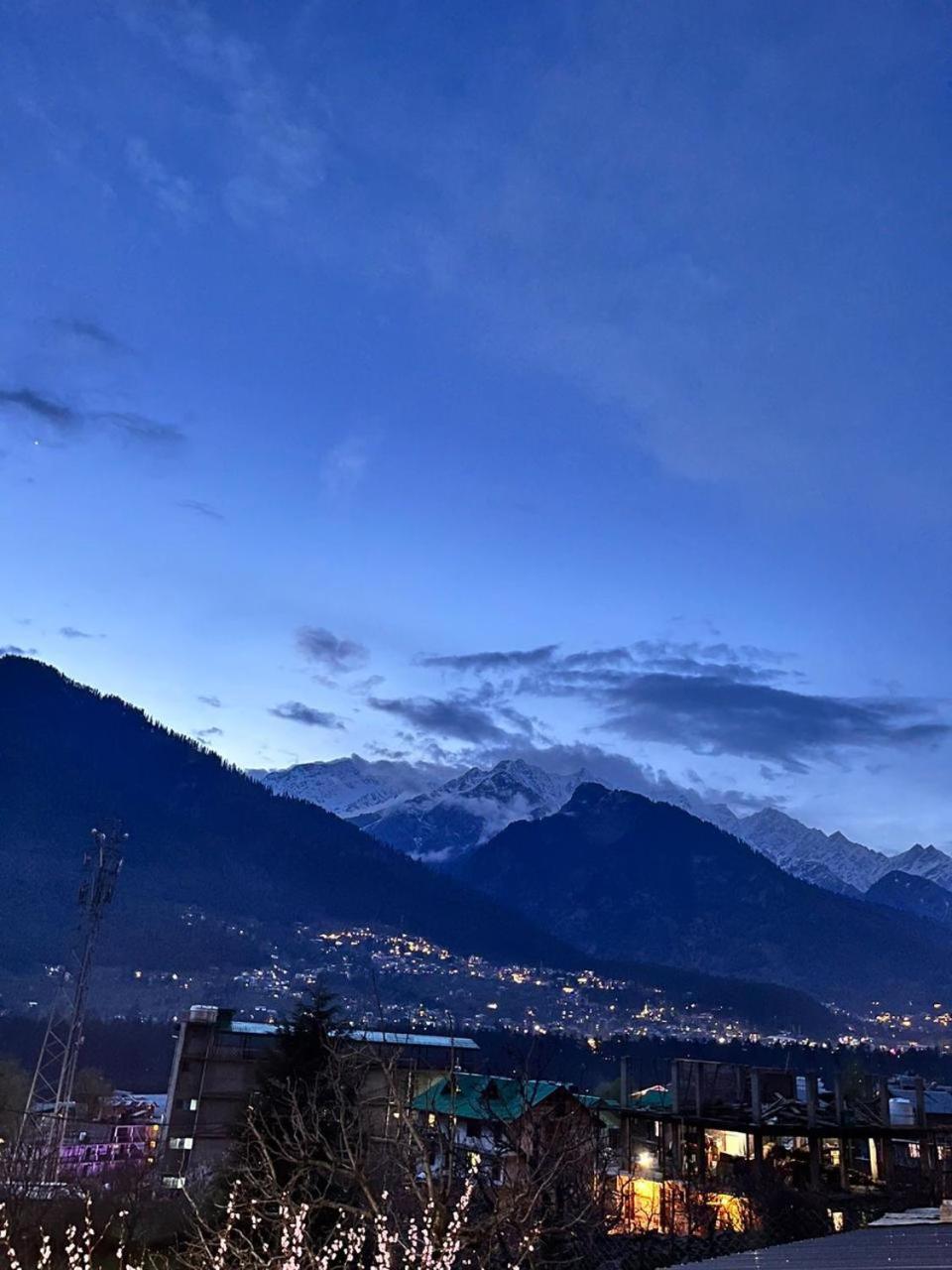 The Rohtang Chalet Hotel Manāli Buitenkant foto